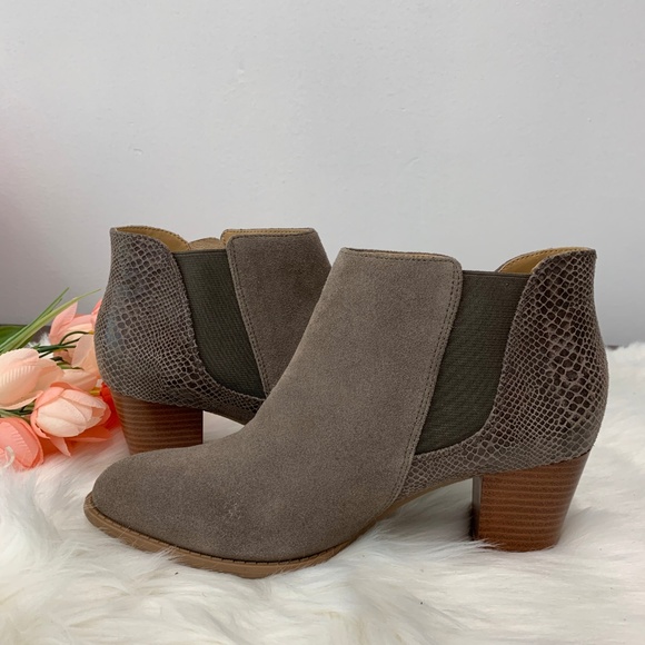 Vionic Gray Ankle Boots with Brown Heel - Picture 3 of 7